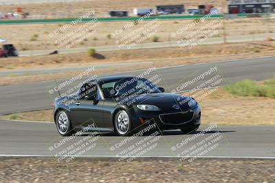 media/Oct-01-2022-Team Topak Racing (Sat) [[f860fb51be]]/2-Inter Low 2/session 1 turn 3/
